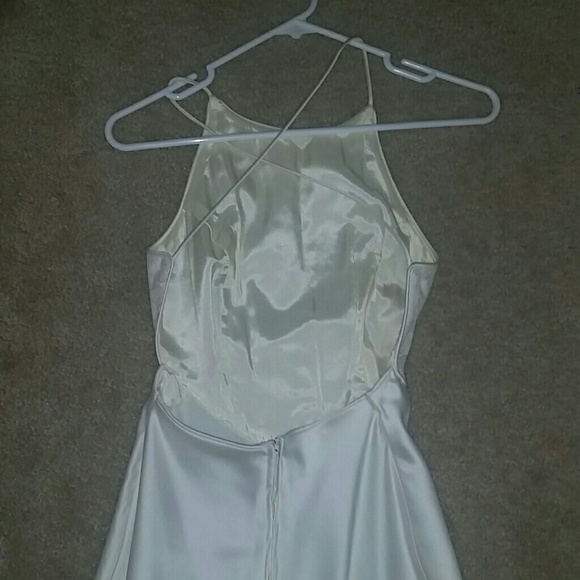 White/cream gown - Picture 7 of 8