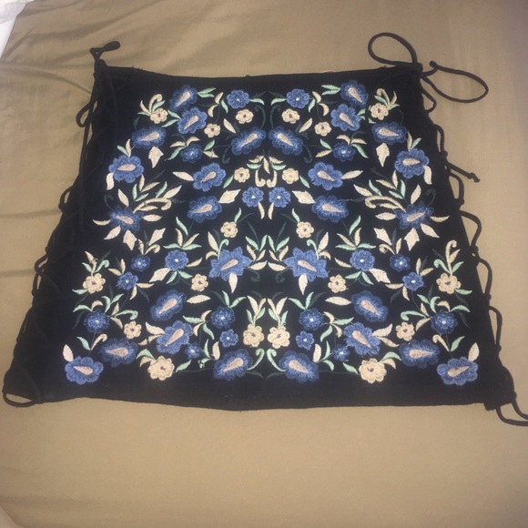 Zara Dresses & Skirts - Zara skirt. Size small. Worn once!