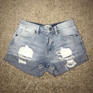 Light Wash Distressed Shorts (Bullhead)