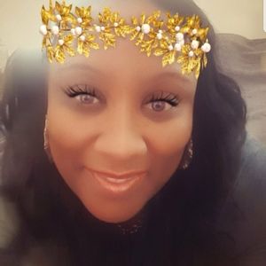 Meet your Posher, Tia