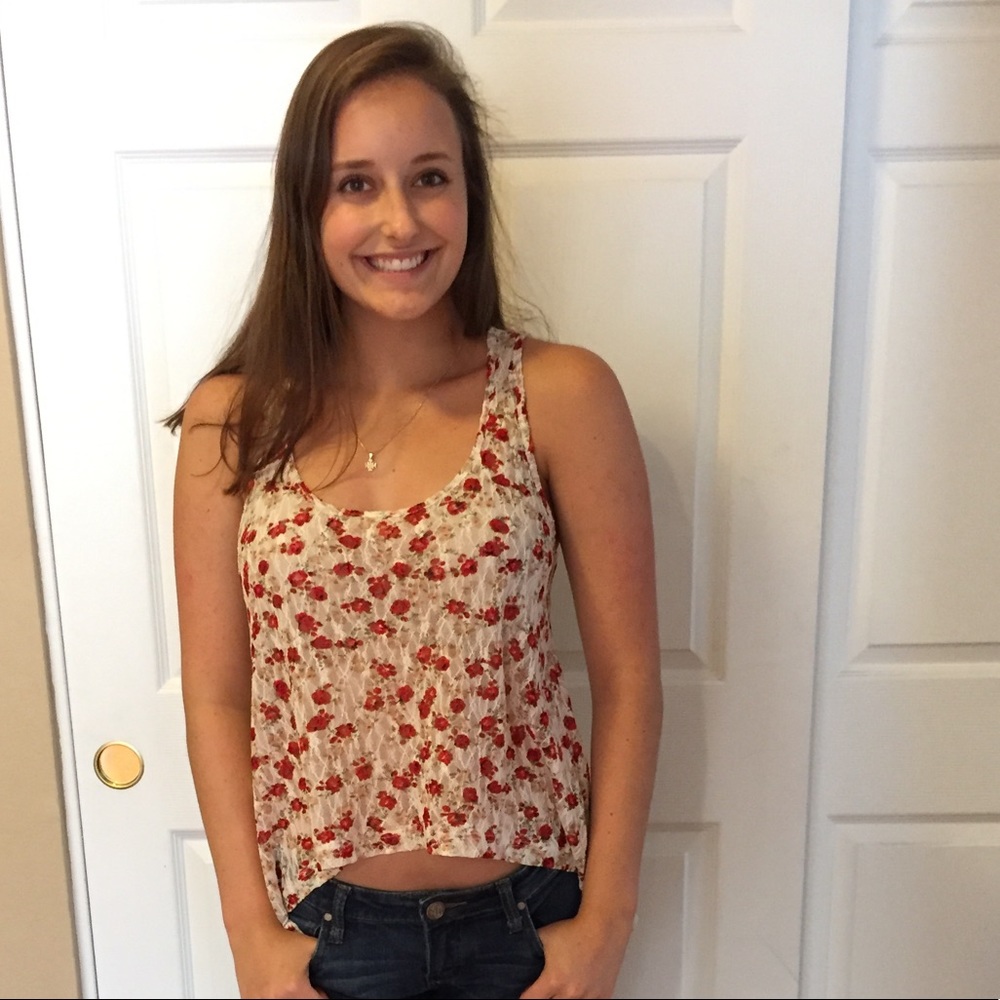 SALE 💗 Love Culture lacy floral white top in EUC