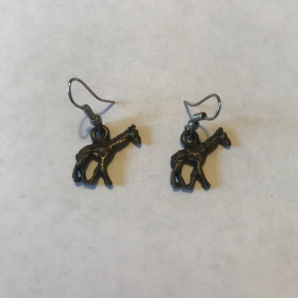 Hanging giraffe earrings - Picture 1 of 2