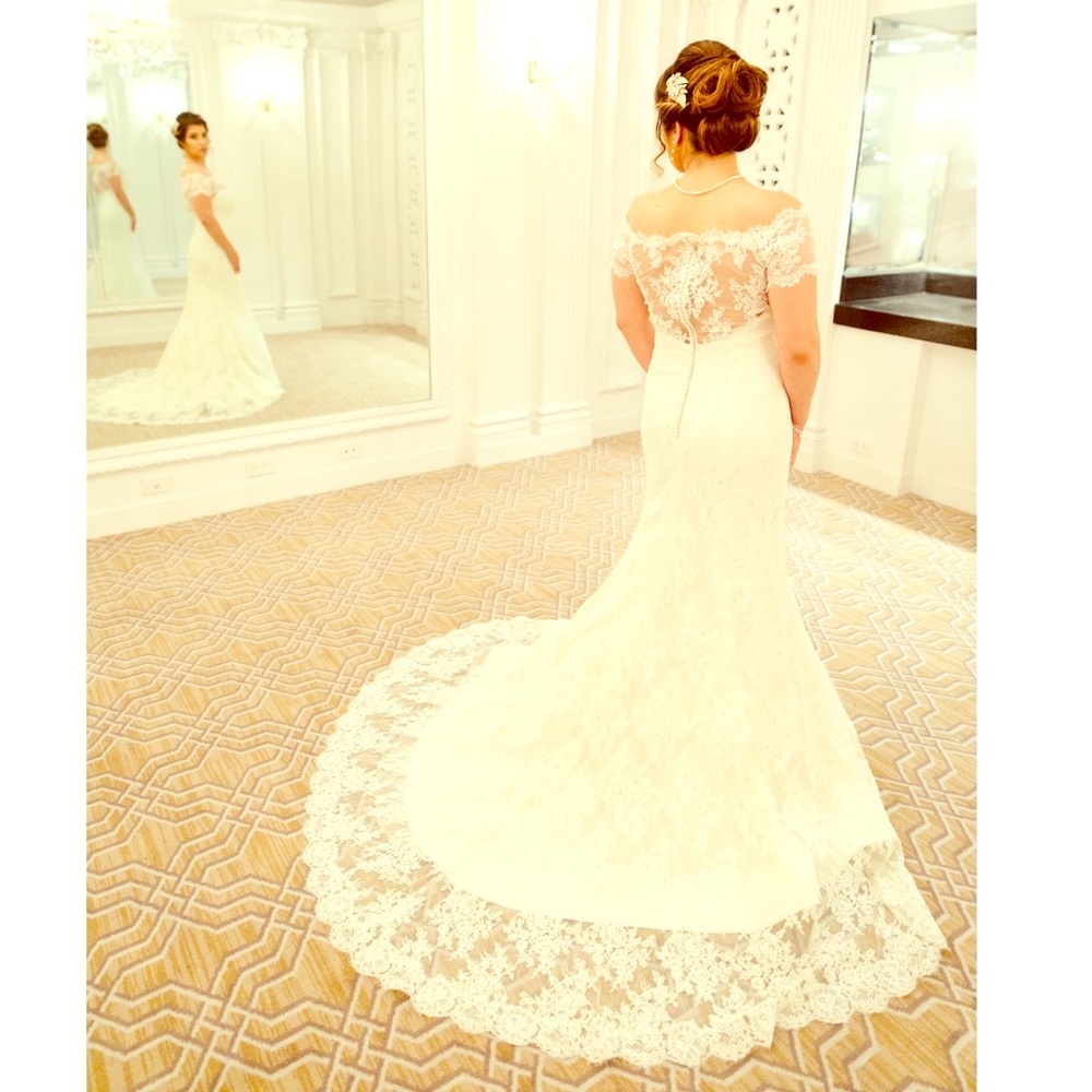 KLEINFELD bridal dress
