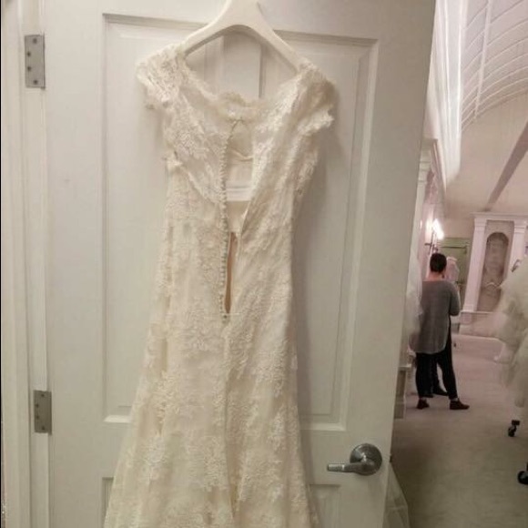 KLEINFELD bridal dress - Picture 4 of 8