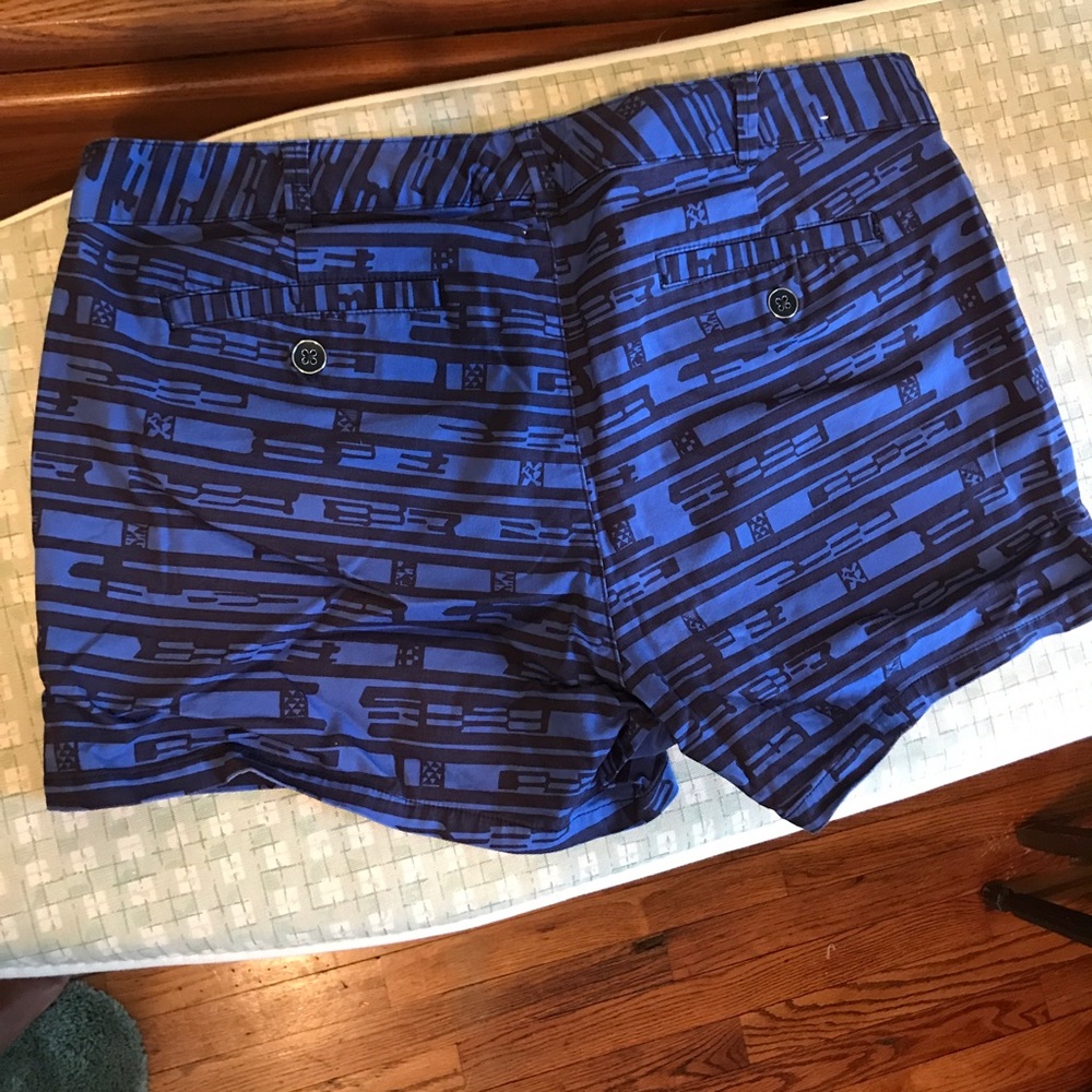 Gap Patterned Short - Picture 3 of 3