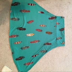 Size large LulaRoe azure feather skirt-adorable!