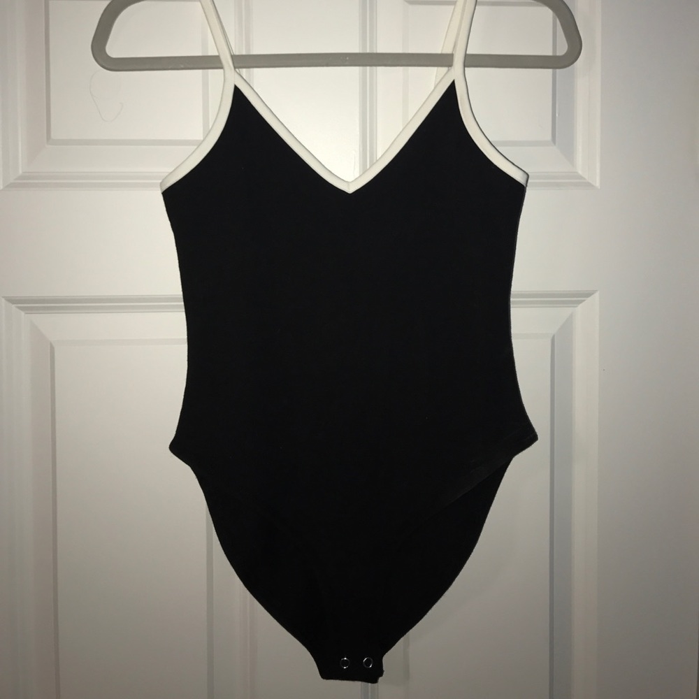 Black & white contrast bodysuit (F21)