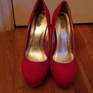 Red pumps