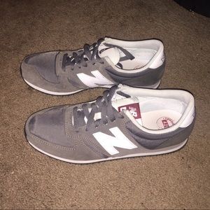 New Balance tennis shoes