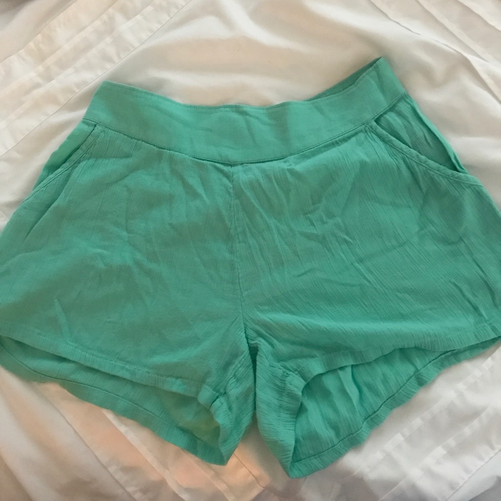 Aerie mint colored flowy shorts
