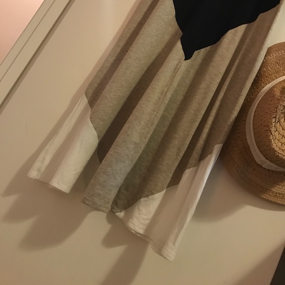 Neutral Block Maxi Dress - Picture 3 of 4