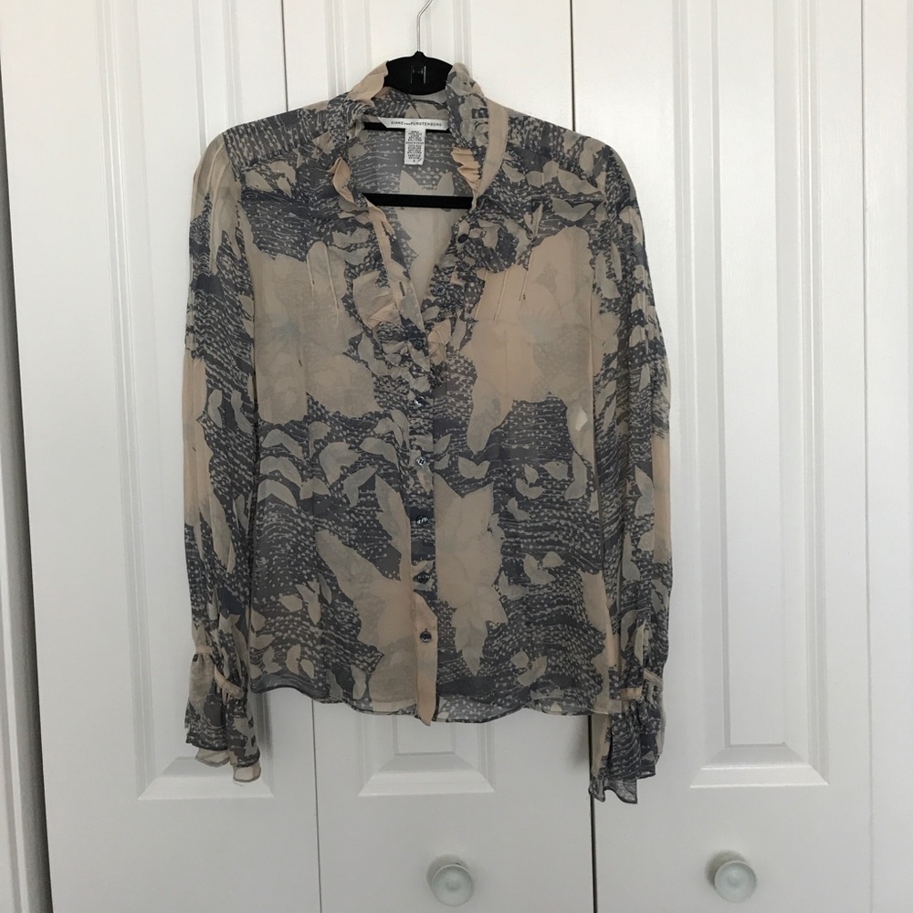 Diane von Furstenberg blouse size 2