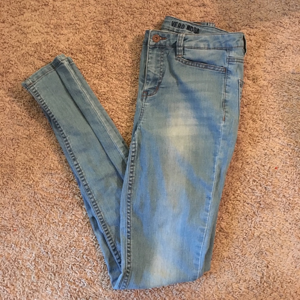 Light wash jeans