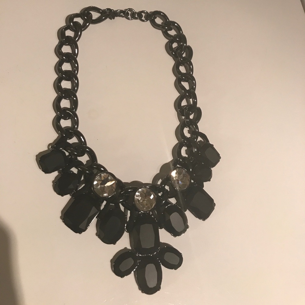 🚫🚫🚫 THIS ITEM HAS BEEN SOLD 🚫🚫🚫 Banana Republic Statement Necklace