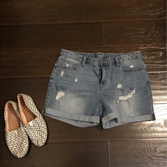a.n.a Pants - A.n.a distressed jean shorts