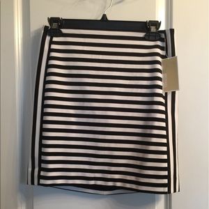 NWT Michael Kors skirt. Size 6.