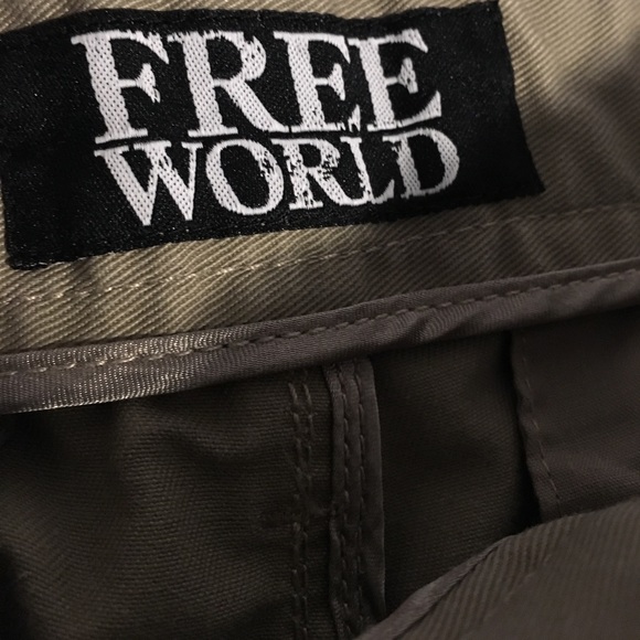 Free World Shorts! Size 34 - great condition - Picture 2 of 3