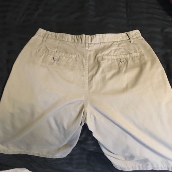 Free World Shorts! Size 34 - great condition - Picture 3 of 3