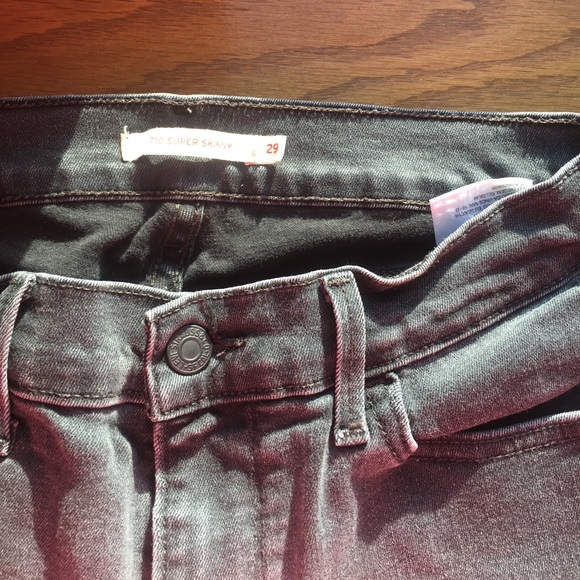 Black Levi Skinny Jeans - Picture 3 of 3