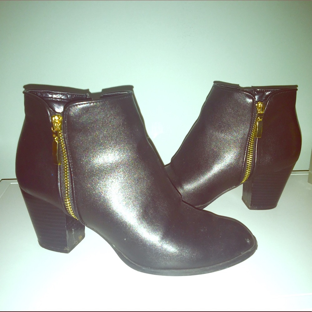 Black booties-Just make an Offer!