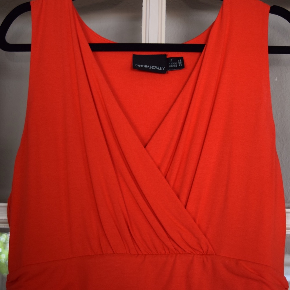 Cynthia Crowley deep V jersey dress with pockets🔥