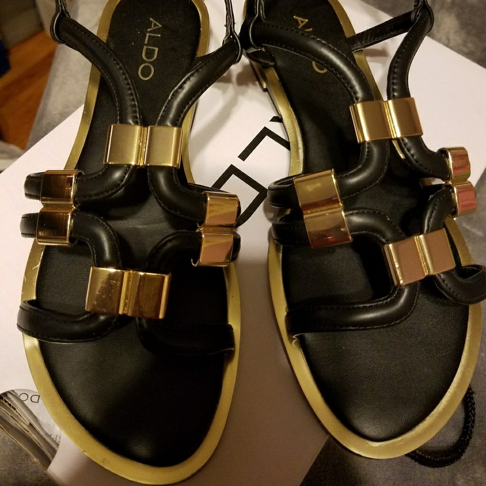 ALDO BLACK & GOLD SANDALS  SIZE 7 "REINELLE"