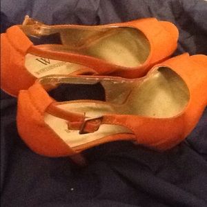 Final Price!! Worthington orange shoes