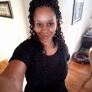 Meet your Posher, Danielle laurie