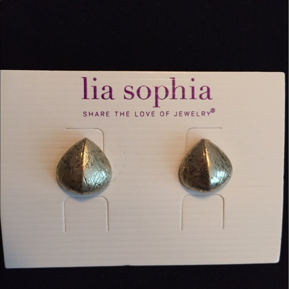 Lia Sophia two sets of earrings - Picture 3 of 3
