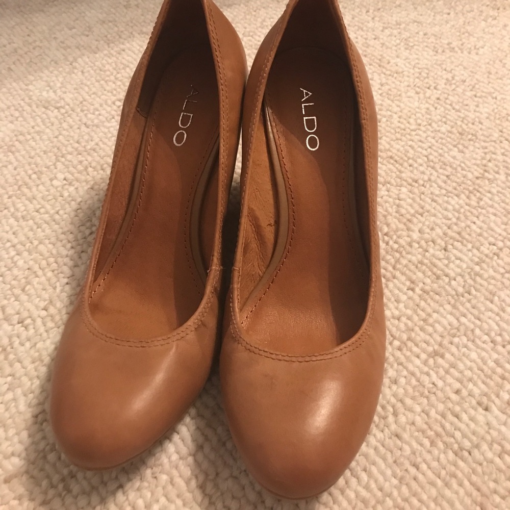 Aldo tan leather wedges