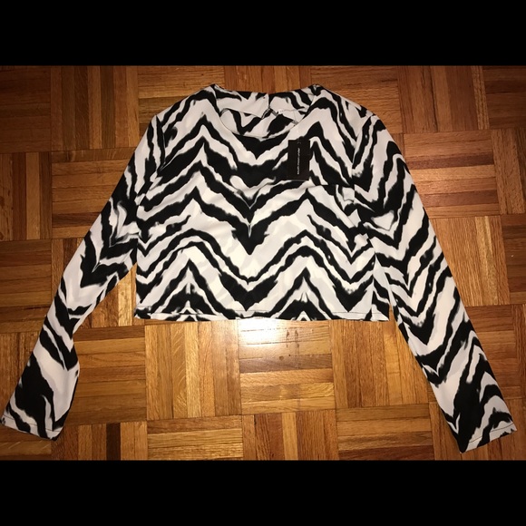 Crop top - Picture 2 of 3