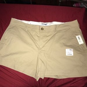 Old Navy Khaki shorts size 14