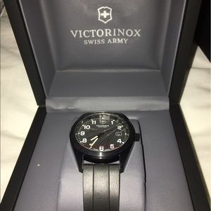 NEW Victorinox Swiss Army Men's Black Watch