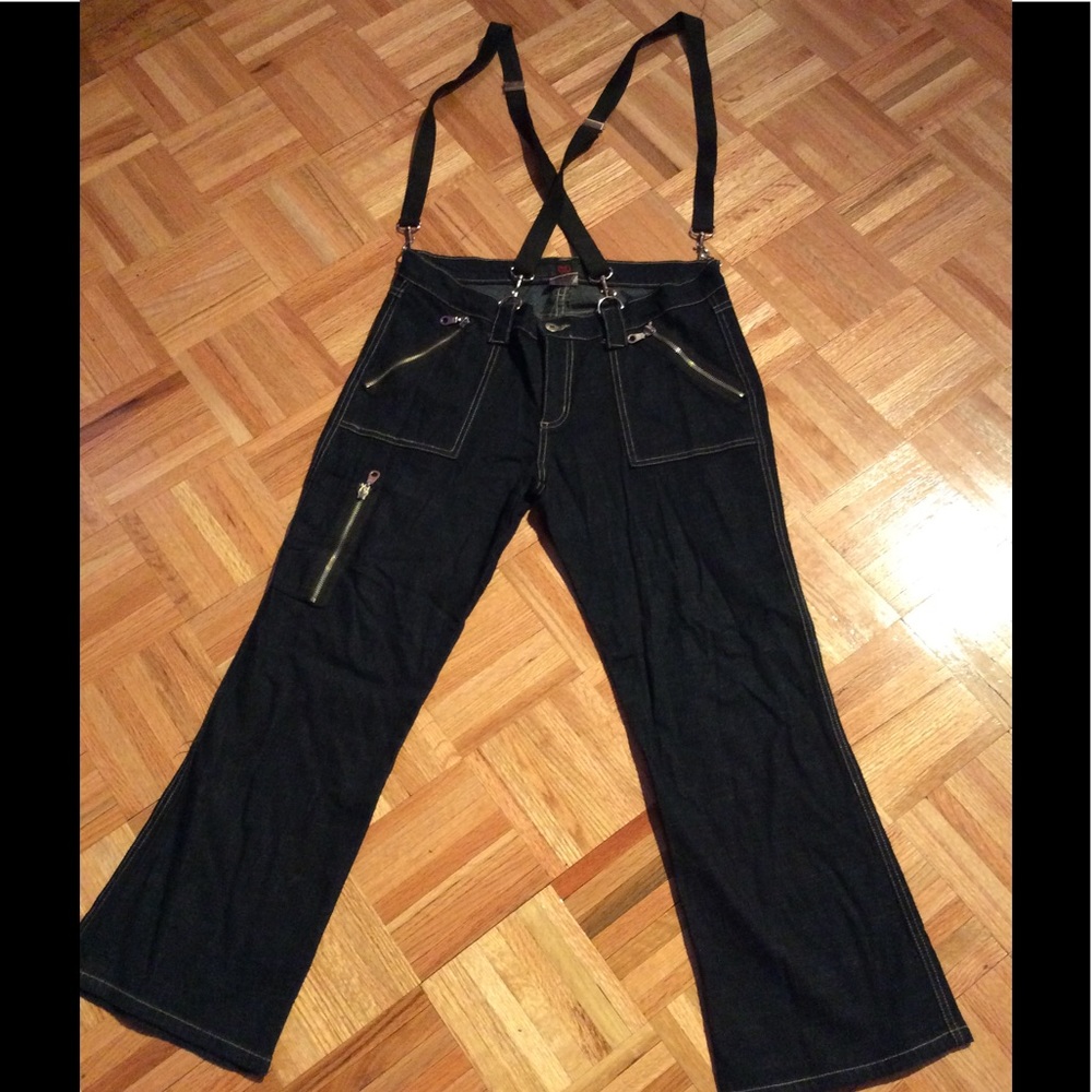 Crop Jean with suspenders Size Large !