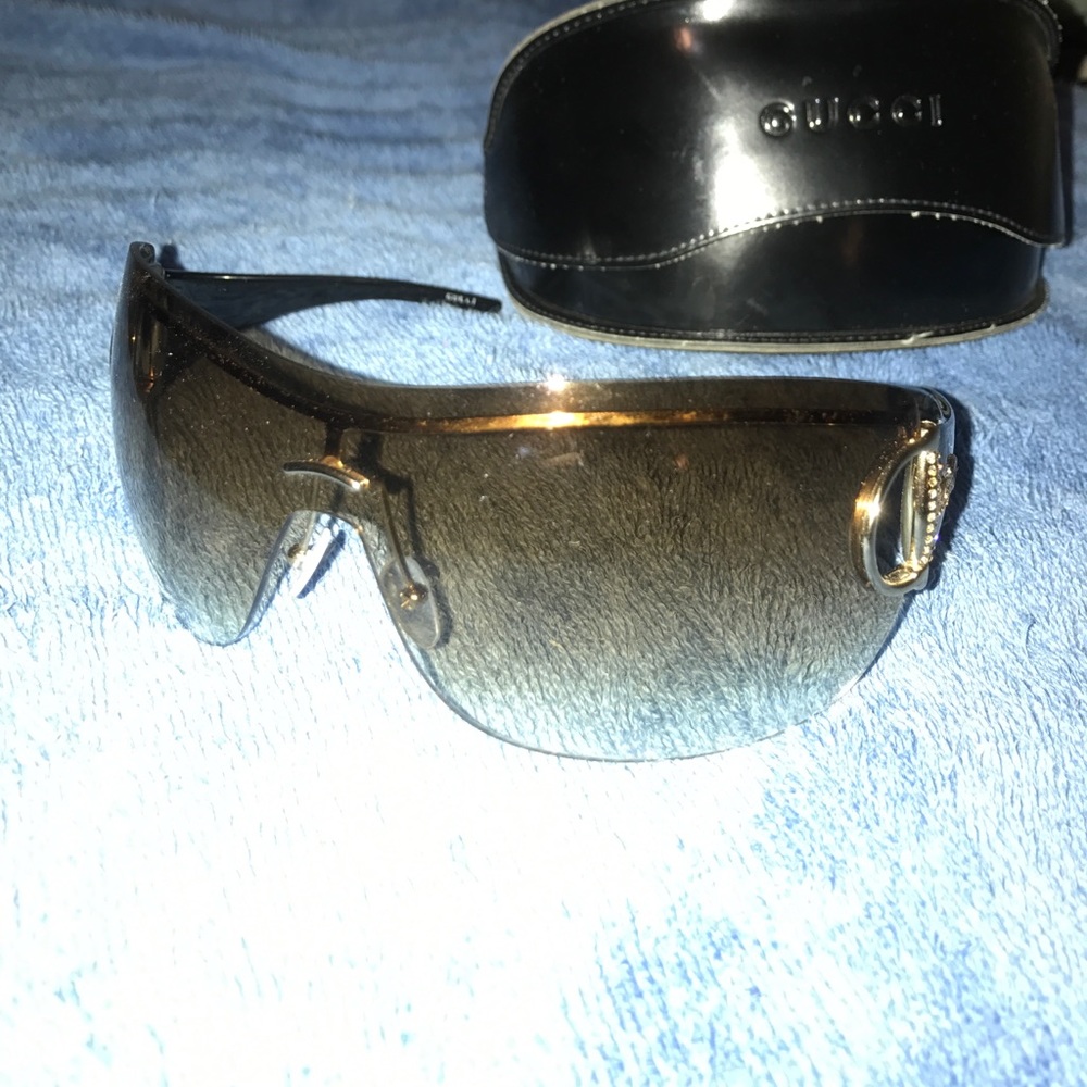 Gucci Sunglasses with Gucci Case