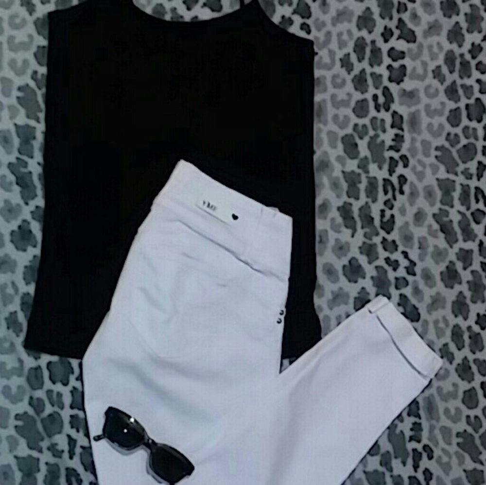 ***SOLD**** Ymi white stretchy jeans