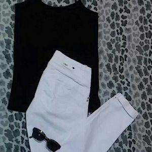 ***SOLD**** Ymi white stretchy jeans