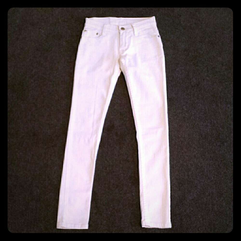 Brand new, white jeans