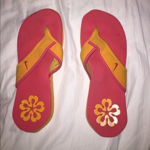 NIKE Flip flops