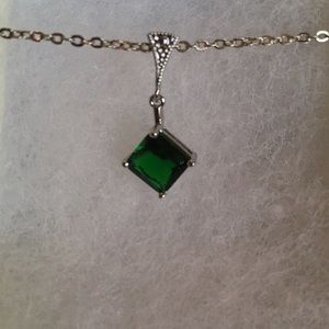 Green Stone Diamond Shape Fashion Necklace