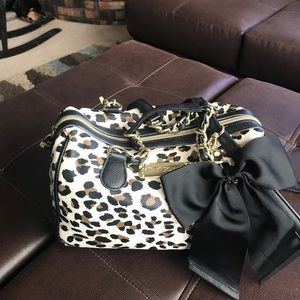 Super cute Betsey Johnson Handbag