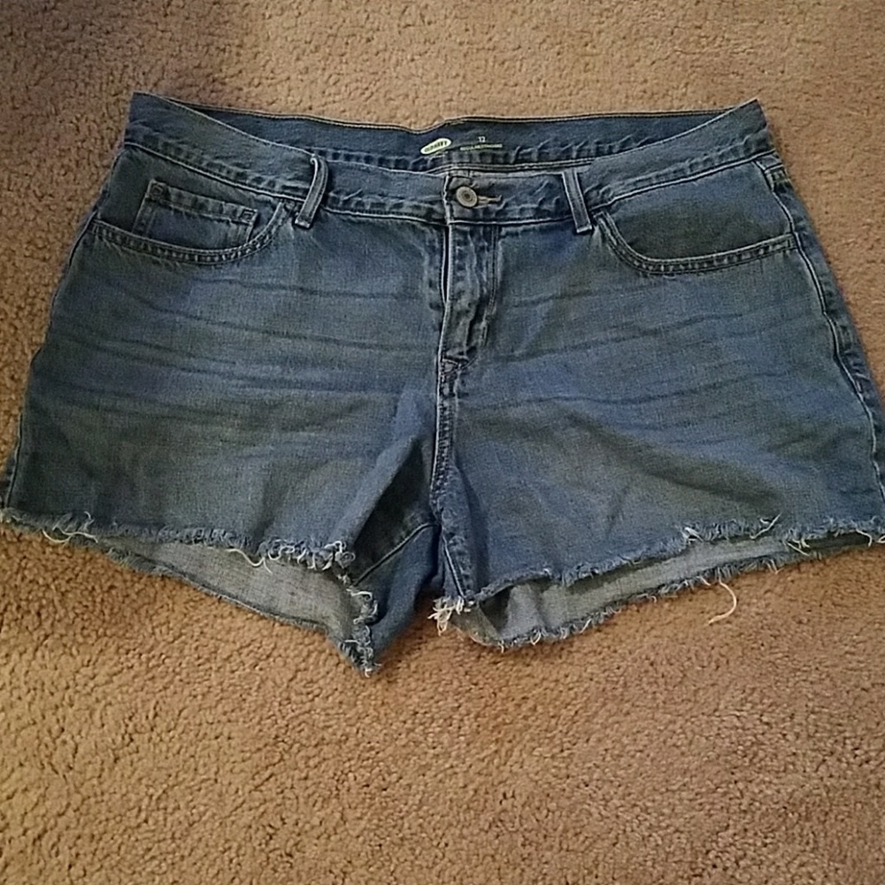 Old Navy Frayed demin shorts