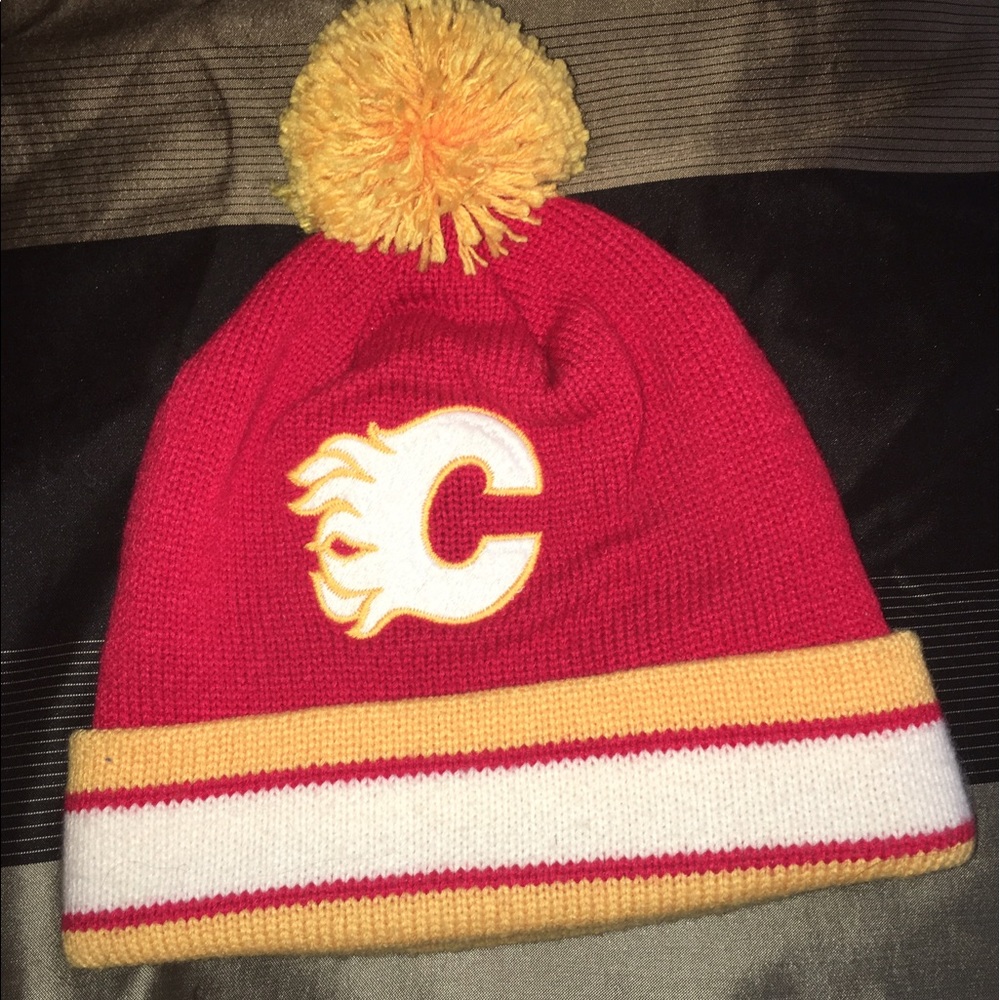 Calgary Flames pompom winter hat Mitchell and Ness