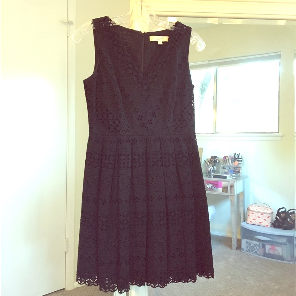 LOFT lace dress - Picture 2 of 4