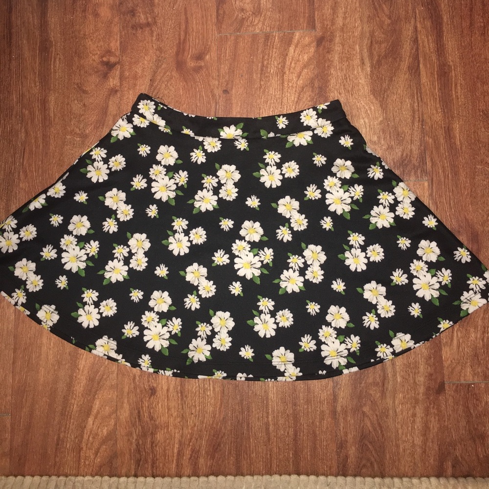 Daisy flower patterned skater skirt