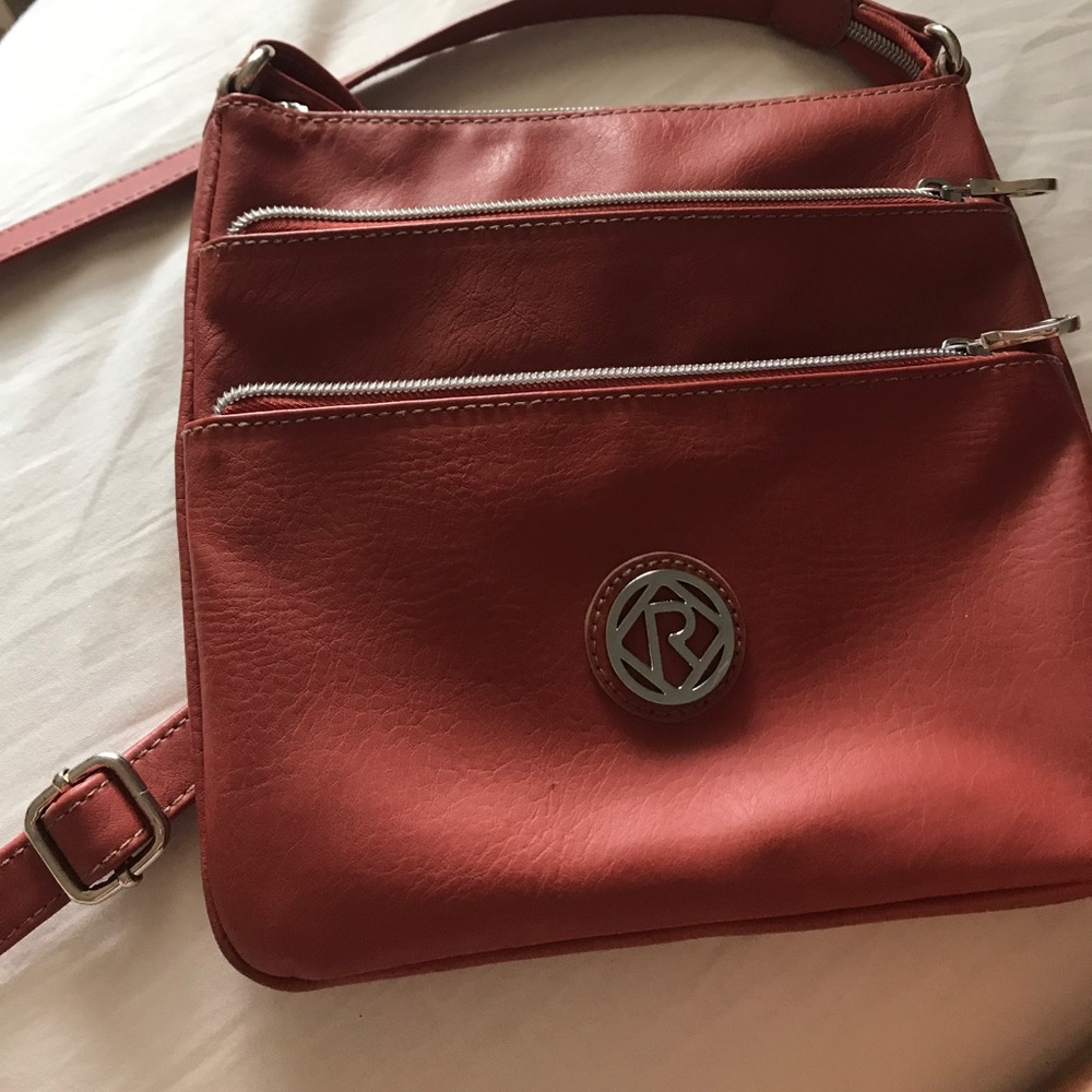 Relic maroon shoulder bag