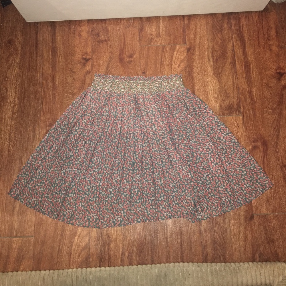 Floral pleated skirt