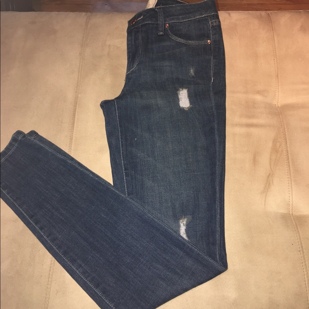 Rachel Roy distressed denim 27