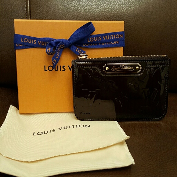 Louis Vuitton Vernis Key Pouch in Amarante - Picture 1 of 8