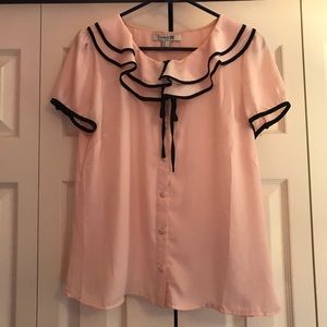 Light Pink Flowy Short Sleeved Blouse Size M
